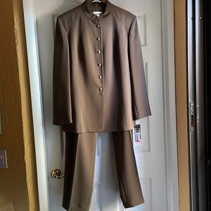 NWT Kasper Pant Suit 18